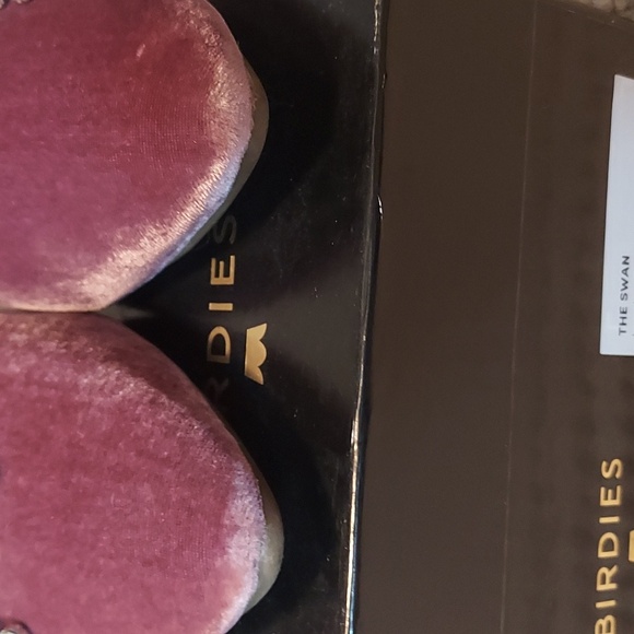 Birdies The Swan Jeweled Raspberry Velvet Mule - Picture 6 of 15